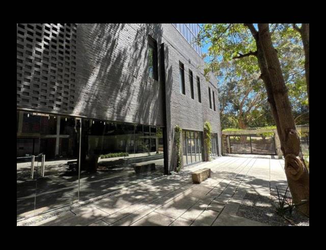 2,100M² OFFICE TO LET IN WOODSTOCK